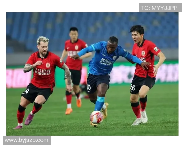 球星亲临点评中国足球发展 解析现状与未来潜力 球星亲临点评中国足球发展 解析现状与未来潜力