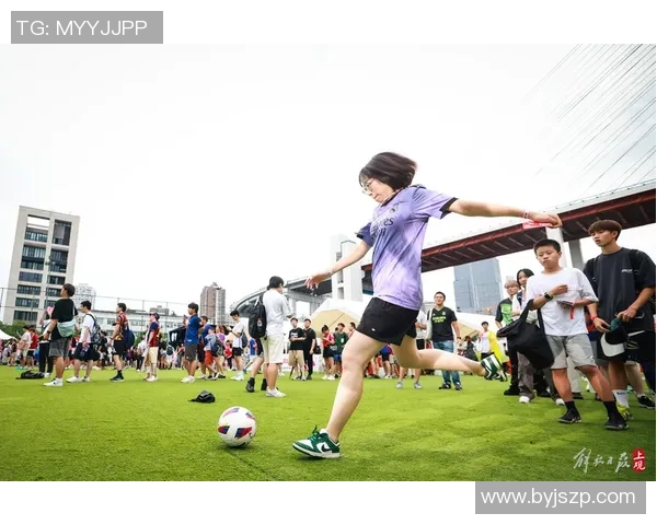足球球星九宫格图鉴 揭秘世界顶级球员的风采与实力对比